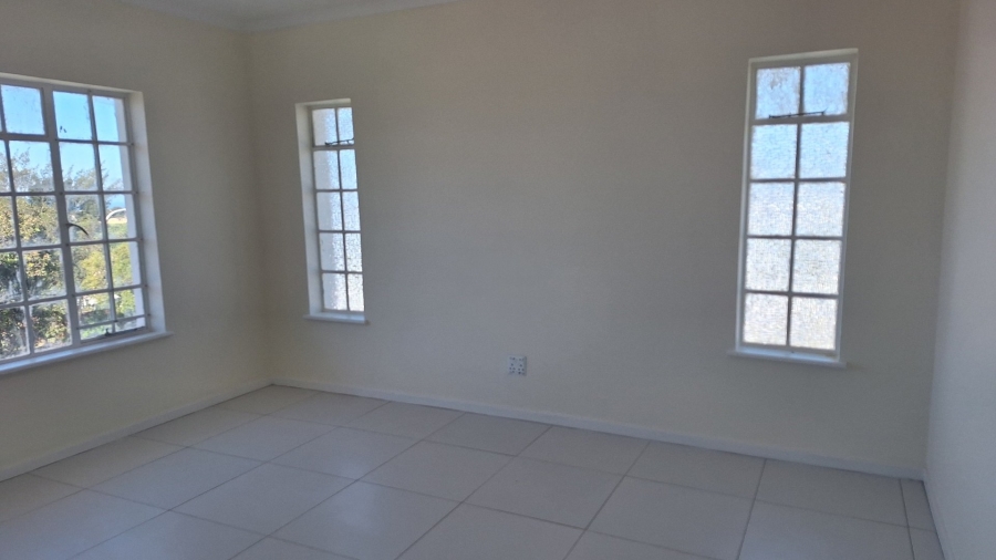 To Let 4 Bedroom Property for Rent in Lovemore Heights Estate Eastern Cape